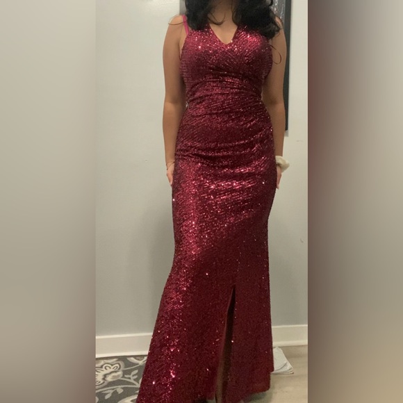 A Sequins Burgundy Ankle Length Dress With An Open Back